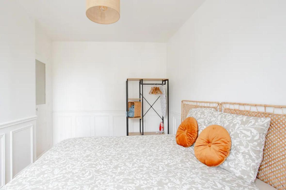 Charmant Appartement Cosy A Сюрен Екстериор снимка